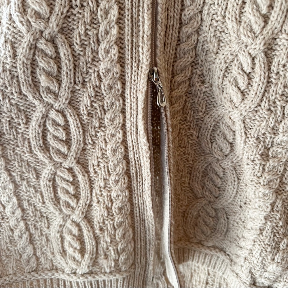 ARAN Irish Cardigan Women's 100% Merino Wool Aran Zipper Poncho Front Pockets - Picture 3 of 8